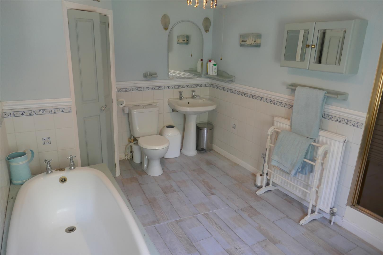 EN SUITE